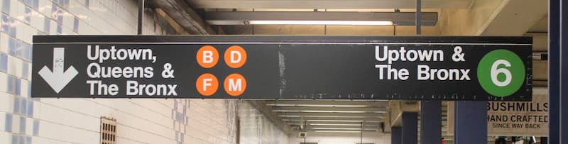 Directional signs to the correct platform