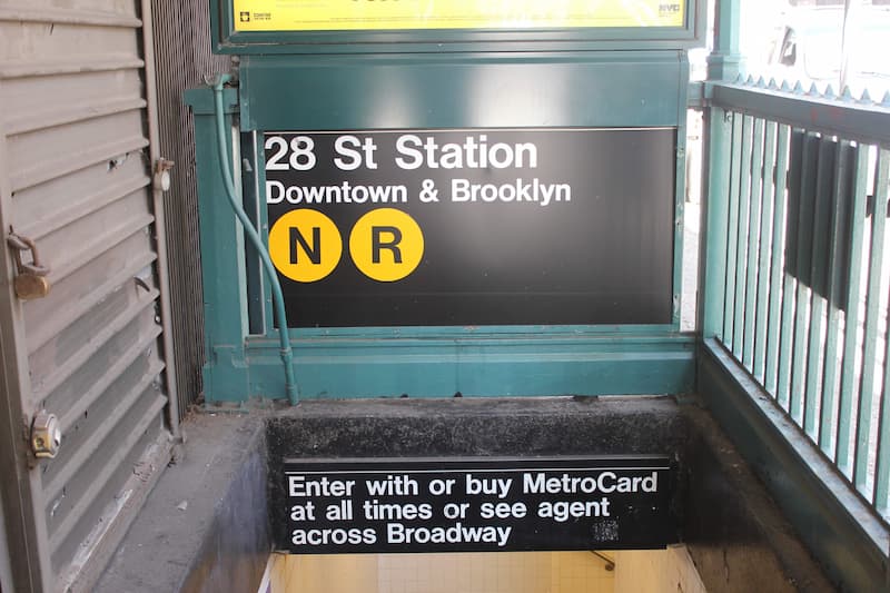 28th St station downtown entrance