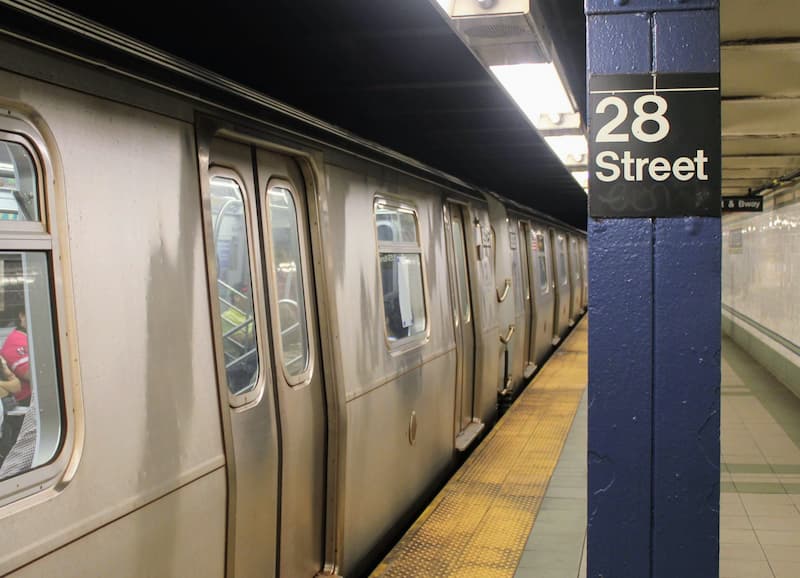 A placard showing the subway station name